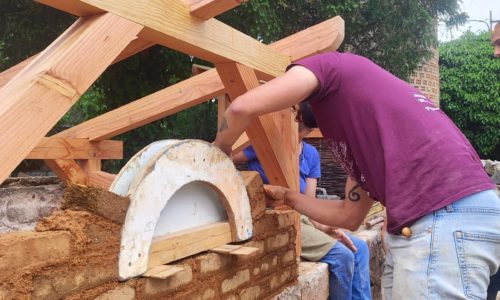 Curs de paleta en bioconstrucció