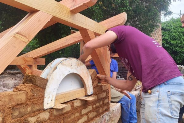 Curs de paleta en bioconstrucció
